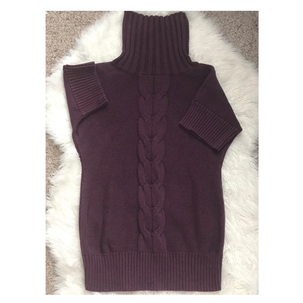 Plum colored cable knit sweater 😍